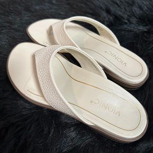 VIONIC Flip Flops